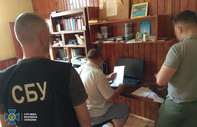 Називав звірства окупантів у Бучі «постановкою»: СБУ повідомила про підозру римо-католицькому священнику