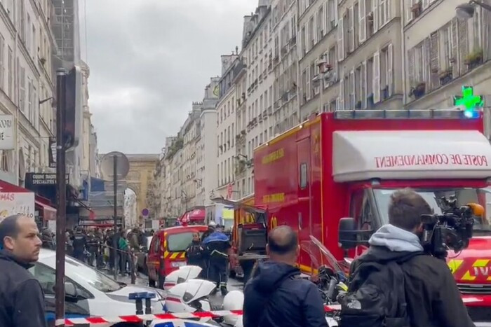 У Парижі 60-річний чоловік відкрив стрілянину по перехожих: є загиблі та поранені