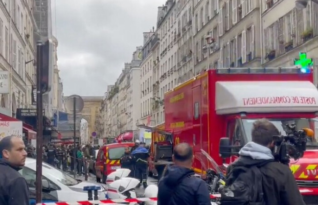 В Париже 60-летний мужчина открыл стрельбу по прохожим: есть погибшие и раненые