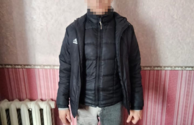 Избил женщину и отобрал у нее телефон: херсонские полицейские задержали злоумышленника