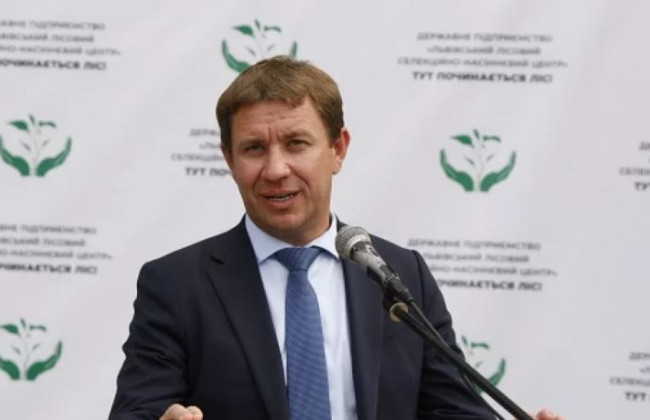 Кабмин уволил двух заместителей министра здравоохранения