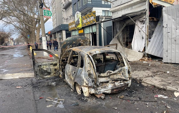 В Киеве отменили световой маршрут известного художника из-за обстрела Херсона