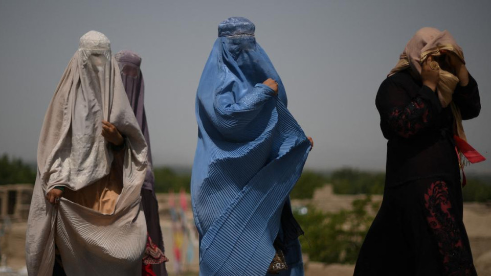 ЕС осудил введенный в Афганистане запрет на работу женщин в неправительственных организациях