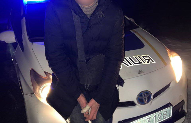 Поліція Києва прийшла на поміч чоловіку, який загубився через відсутність освітлення