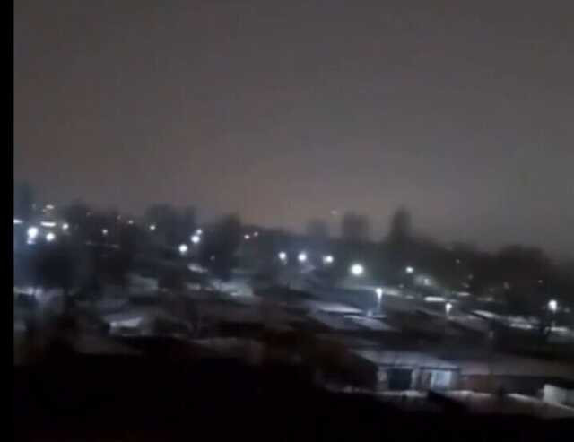 В российском Энгельсе на аэродроме прогремел взрыв, видео