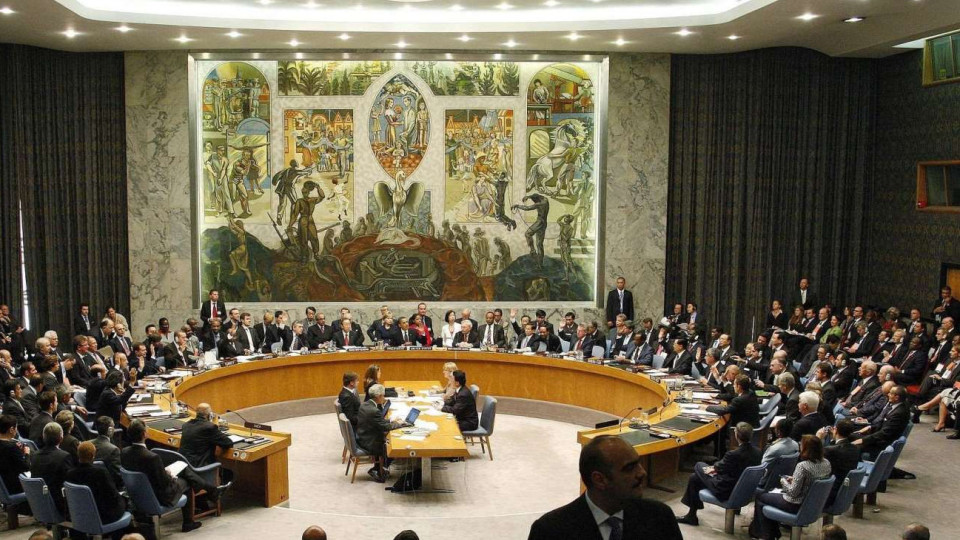 РФ никогда не проходила правомерную процедуру обретения членства в Совете Безопасности ООН и занимает место СССР незаконно, - заявление МИД