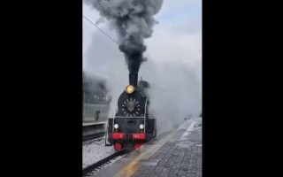 В Киеве на праздники запустили экскурсионный ретро-поезд, видео