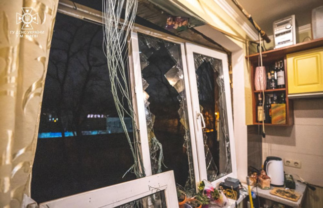 В столичной многоэтажке произошел взрыв газового баллончика, фото