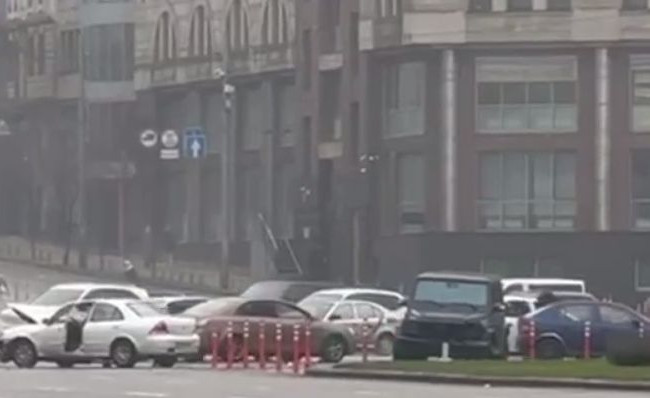 У Києві сталася масштабна ДТП: з’явилось відео