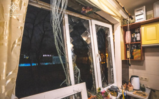 В столичній багатоповерхівці стався вибух газового балончику, фото