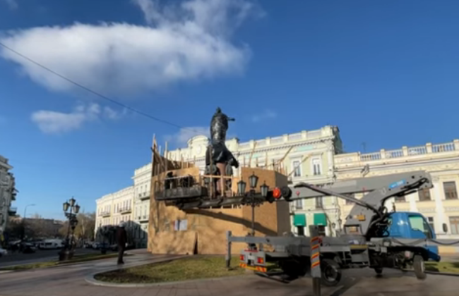 Пам’ятник Катерині II після демонтажу передадуть до художнього музею, – міськрада Одеси
