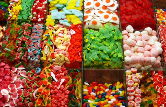 Кабмін на рік продовжив заборону на імпорт з РФ солодощів та сільгосппродукції