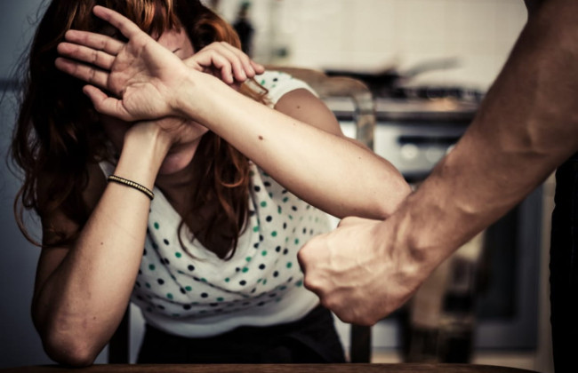 Депутати схвалили законопроект про унеможливлення звільнення від адмінвідповідальності за домашнє насильство