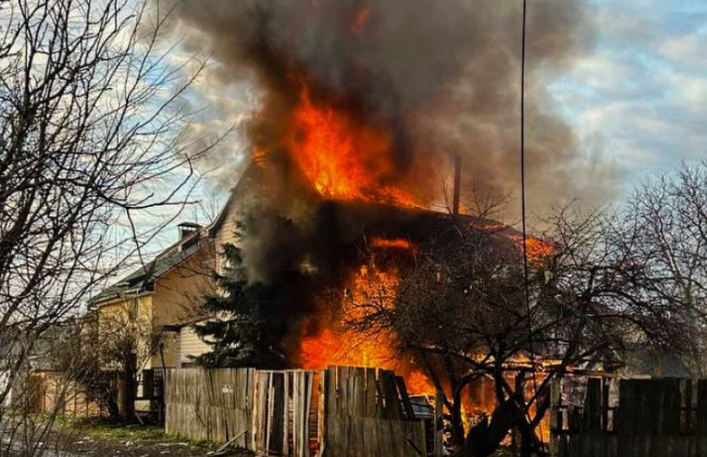 Ликвидация последствий ракетной атаки на Киев: спасатели обнародовали фото