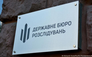 Головну держінспекторку з питань відшкодування ПДВ ГУ Державної податкової служби у Херсонській області та ще одну податківчиню підозрюють у держзраді