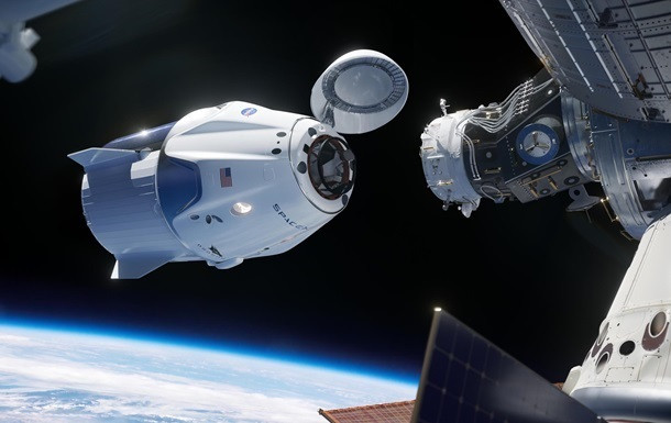 NASA просит SpaceX спасти астронавтов из поврежденного корабля «Союз»