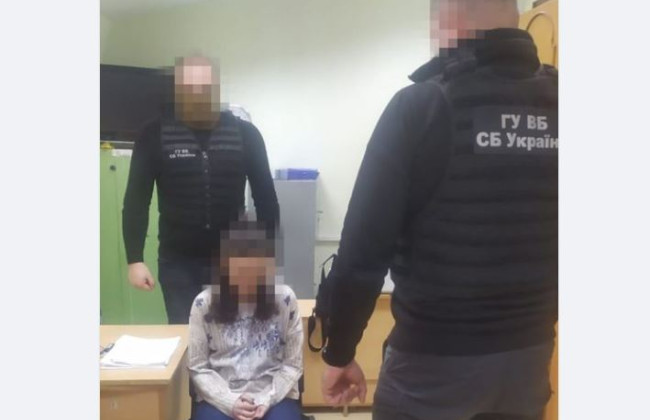 Працювала у незаконно створеній загарбниками «исправительной колонии»: колаборантка з Херсона здалася правосуддю