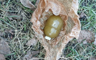 В Днепре нашли мешок гранат и мин в мусорном баке