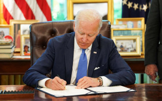 Байден підписав бюджет США на 2023 рік з 45 млрд для України