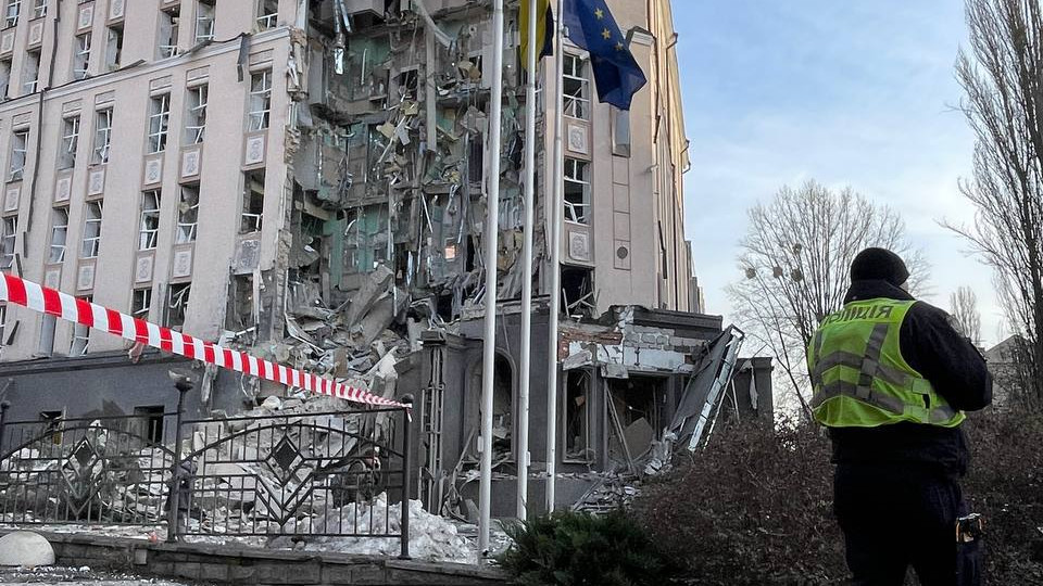 Россияне разрушили гостиницу в сердце столицы – в Офисе Президента показали последствия