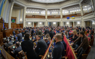Раде предлагают законодательно запретить врачам госбольниц и учителям принимать участие в предвыборной агитации в рабочее время
