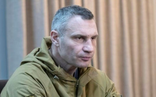 В новогоднюю ночь в Киеве зафиксировано два случая падения обломков ракеты, — Кличко