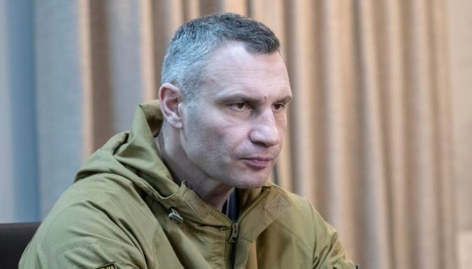 В новогоднюю ночь в Киеве зафиксировано два случая падения обломков ракеты, — Кличко