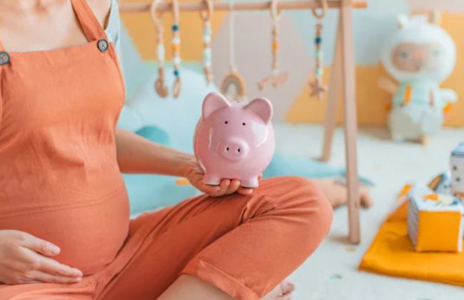 Декретные выплаты с 1 января: кто и сколько будет получать