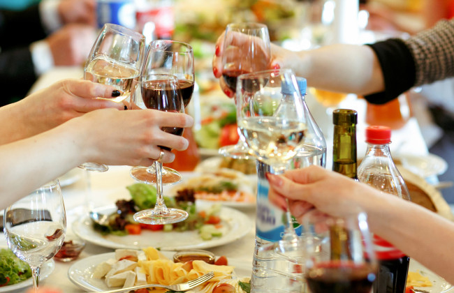 Як привести до тями організм після святкових застіль
