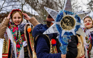 Когда нужно колядовать, щедровать и посевать: даты