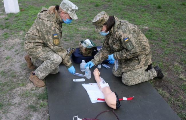 Кабмін затвердив постанову щодо військового обліку жінок-медиків: у них буде 7 днів після отримання посвідчення на прибуття до військомату