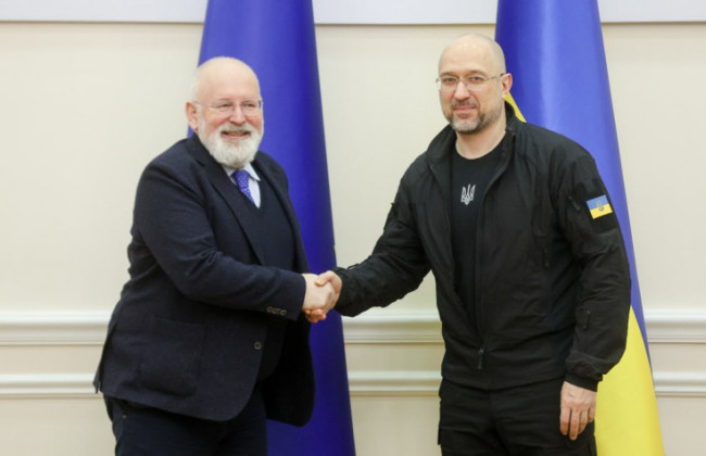 Украина должна двигаться в сторону альтернативной энергии, —  Денис Шмыгаль