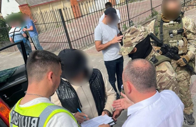 Обманули мужчину почти на миллион гривен: в Киеве будут судить валютных мошенников