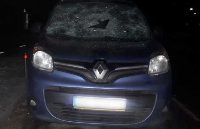 Розбив чуже авто, аби переночувати: в столиці затримали порушника