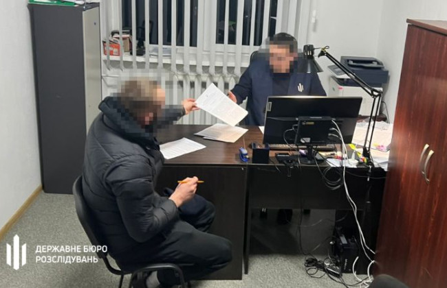 Правоохоронцю, який допомагав налагодити роботу мільйонної нарколабораторії, повідомили про підозру