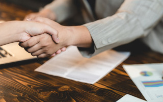 «Подарувала» собі квартири від імені померлих власників: судитимуть зловмисницю