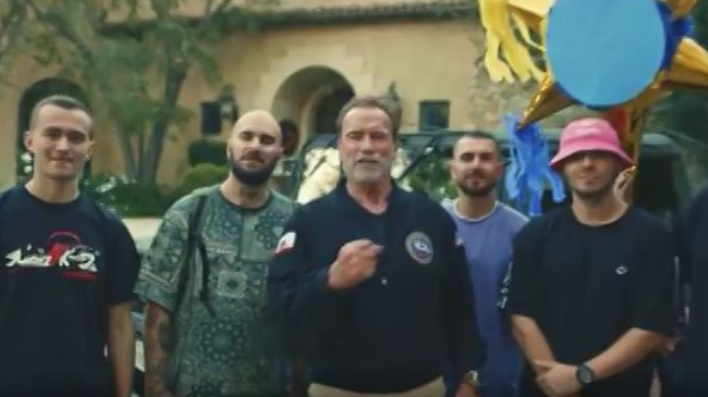 Арнольд Шварценеггер снялся в клипе Kalush Orchestra на песню «Щедрий вечір»: відео