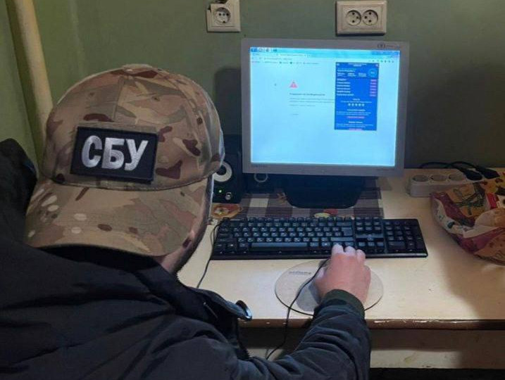 Оправдывала вооруженную агрессию РФ: поклоннице «русского мира» из Прикарпатья сообщили о подозрении