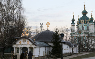 Міністерство культури вимагає демонтувати «храм-МАФ» біля Десятинної церкви