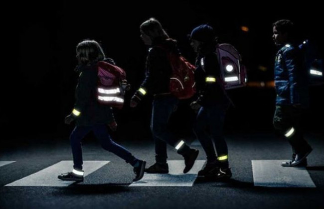 Раде рекомендуют законодательно закрепить обязательное ношение пешеходами фликеров в темное время суток