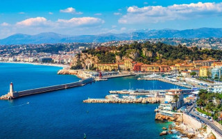 Допомагали олігархам РФ ухилятись від санкцій: у Франції перевіряють ріелторів Ривʼєри