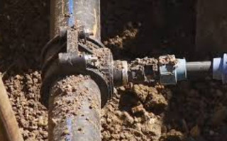 Завладел более 800 000 грн при ремонте водопровода: будут судить директора предприятия