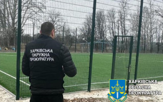 Предпринимателю, завладевшему средствами при ремонте спортплощадки школы, сообщили о подозрении