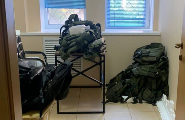 Продаж бронежилетів з гумдопомоги на 500 тисяч гривень: у Києві судитимуть очільницю благодійної організації