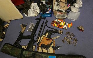 Сбывали наркотики и оружие: на Полтавщине разоблачена наркогруппировка