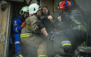 В Днепре 15 января спасли еще одну женщину – ее услышали во время минуты тишины ночью