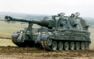 Британія передасть Україні танки Challenger 2 та САУ AS90: в уряді назвали кількість