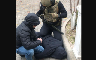 ​​Хабарі за отримання кваліфікаційних документів моряка: затримано одного з організаторів схеми