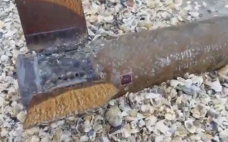 У Румунії на березі моря виявили фрагмент російської ракети, відео