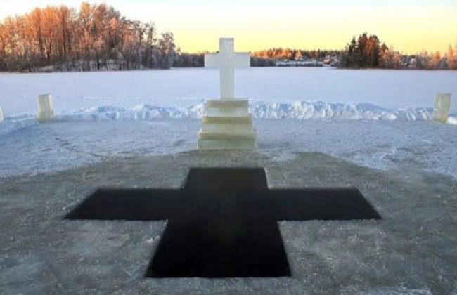 Киян закликали відмовитися від масових заходів та купання на Водохреще